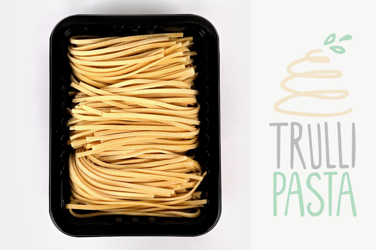 A true favorite of the Abruzzo region in Italy, chitarra has an irresistible shape and texture. Much like linguine only thicker, chitarra holds sauces very well and can be served al dente for the most authentic taste.