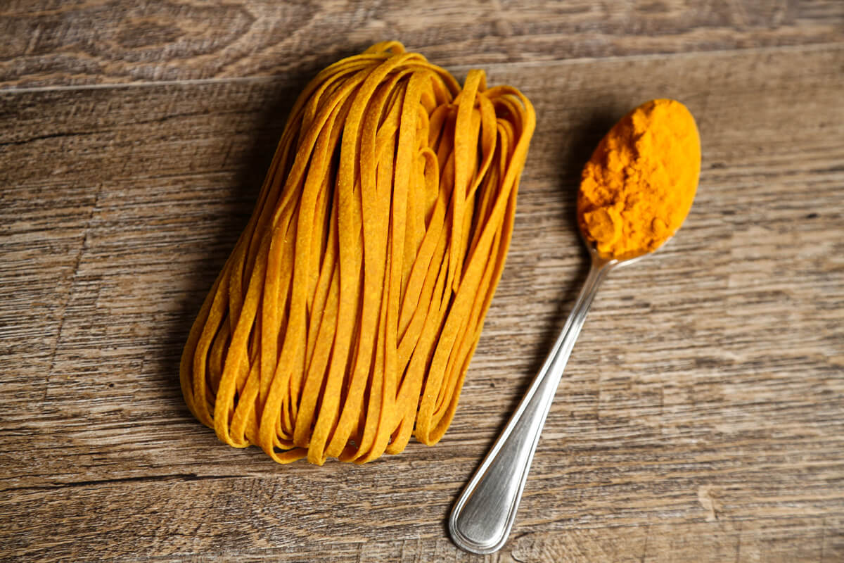 Turmeric contains bio-active compounds with powerful properties that support critical body functions. Give your next meal a boost by choosing wholesome superfood pasta that has no change in flavor and pairs perfectly with any Trulli sauce. Our Turmeric Superfood Linguine is loaded with curcuminoids for powerful anti-inflammatory and antioxidant properties, besides other health benefits.<br /><br />Tip: sprinkle freshly-cracked black pepper on your next dish of turmeric pasta to significantly increase curcuminoid effectiveness! According to a study conducted published in the Journal of the American Association of Pharmaceutical Scientists on Therapeutic Roles of Curcumin: Lessons Learned from Clinical Trials, 