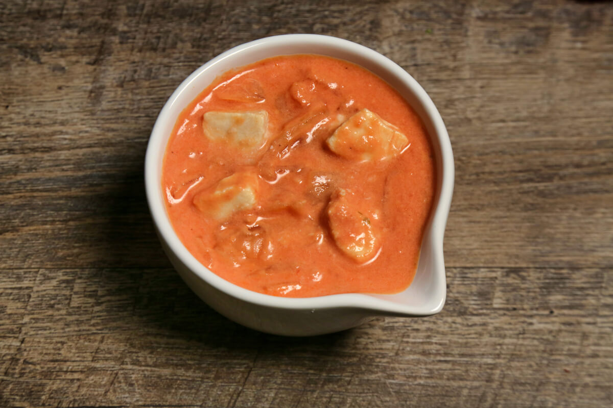 Our customers' favorite, this creamy and delicious sauce is paired with chicken for added protein and flavor.