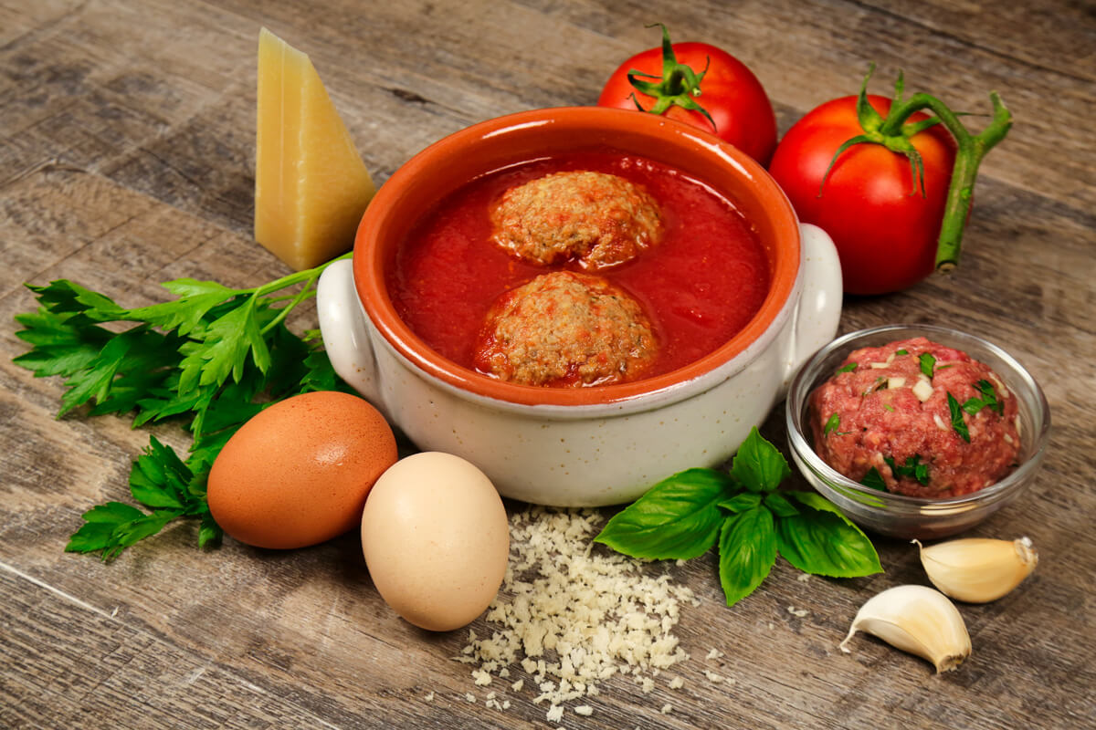A simple classic with an artisan twist! To make our meatballs we start from scratch and use only the finest ingredients. We begin by grinding our own cheese and baking our own bread (using just our semolina and yeast) to make our own breadcrumbs. When we say no preservatives, we mean it, even if that means added steps and effort in our cooking process. Our well seasoned Italian meatballs are incredibly tender and served with our signature tomato sauce.