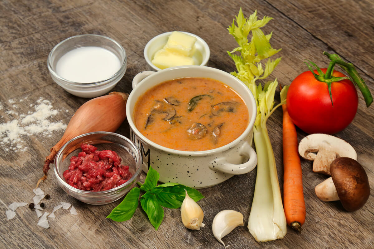 A Blend of our 100% beef bolognese sauce and bechamel sauce, tossed with sauteed Cremini Mushrooms creates a unique and irresistible flavor.